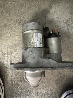 OEM Nissan Sentra/Versa/Cube Starter - Hitachi 23300-EN20A