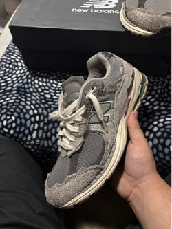 new balance 2002r rain cloud