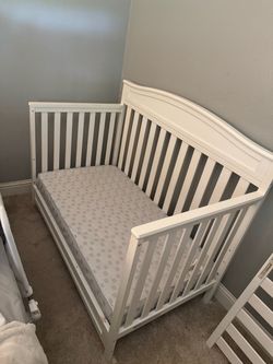 Crib/ toddler bed