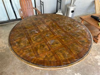 Round Table