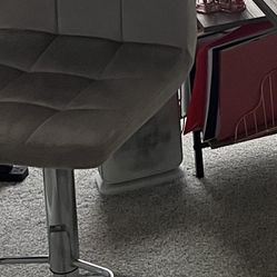 GREY SEUDE CHAIR $20