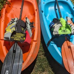 2 Lifetime Kids Kayaks with Paddles and Hyperlight Life Vests