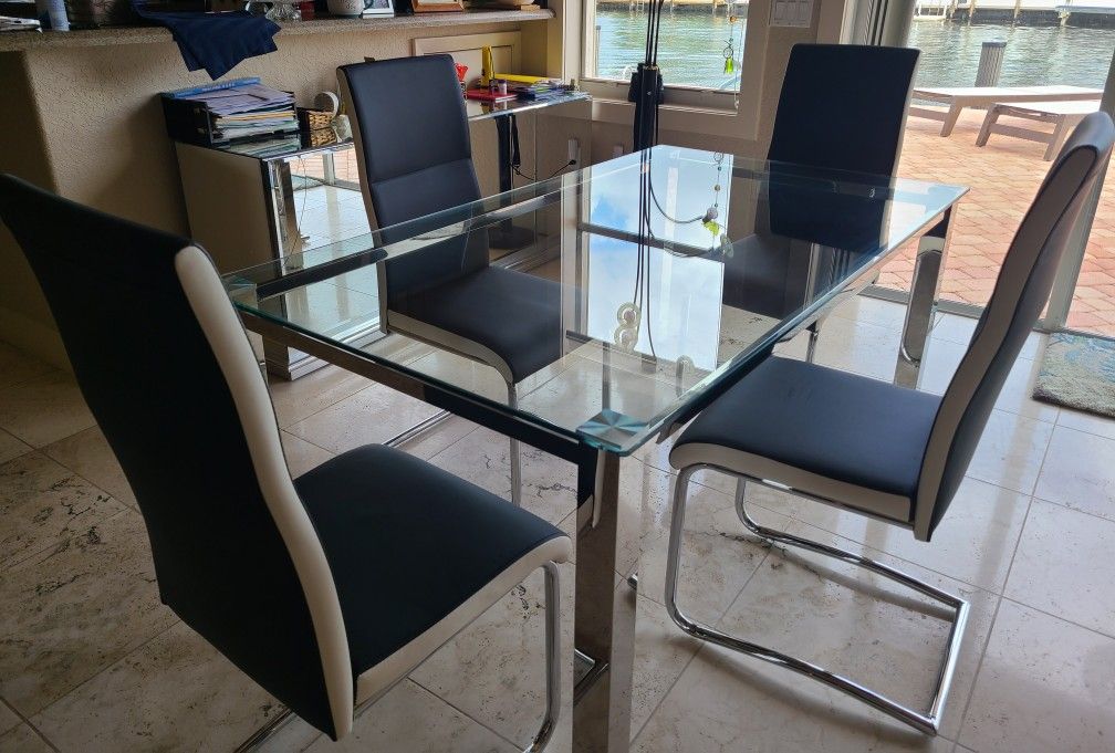 DINING TABLE AND 6 CHAIRS
