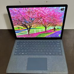 Microsoft Surface Go 2 Model 1943, Bluetooth, 12.4" Touchscreen, Wifi, Web Cam,  Windows 10 Pro