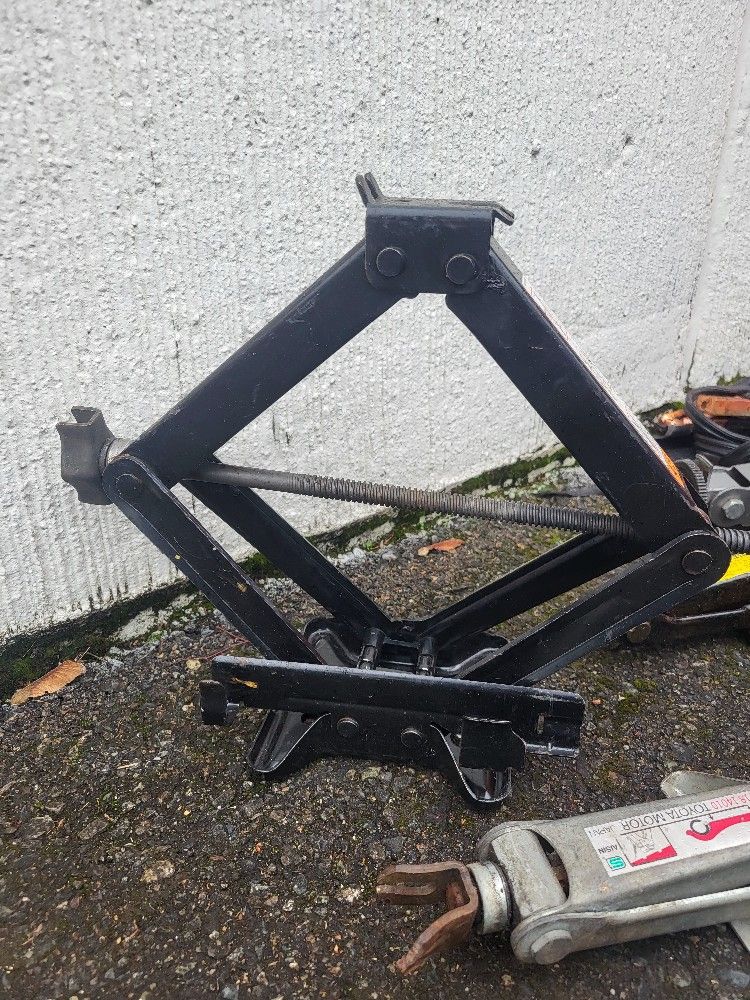 Spare Car Jack's, Spare Tire, Jack Used Good Condition