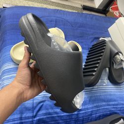 Yeezy slides onxy