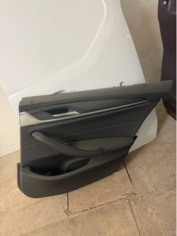 2016, 2017, 2018, 2019, 2020, 2021, 2022, 2023 BMW G30 door trim panel