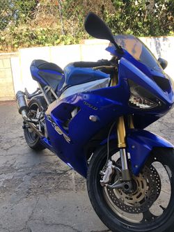 PARTING OUT Kawasaki ZX6R 636