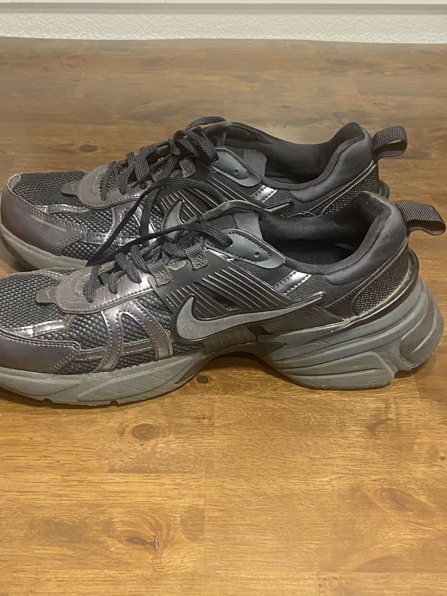 Nike Cushlon Black Size 11.5. Slight Wear, Still in Good Shape