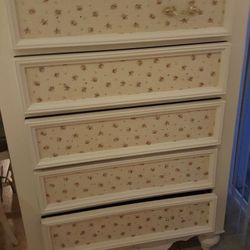 Vintage dresser