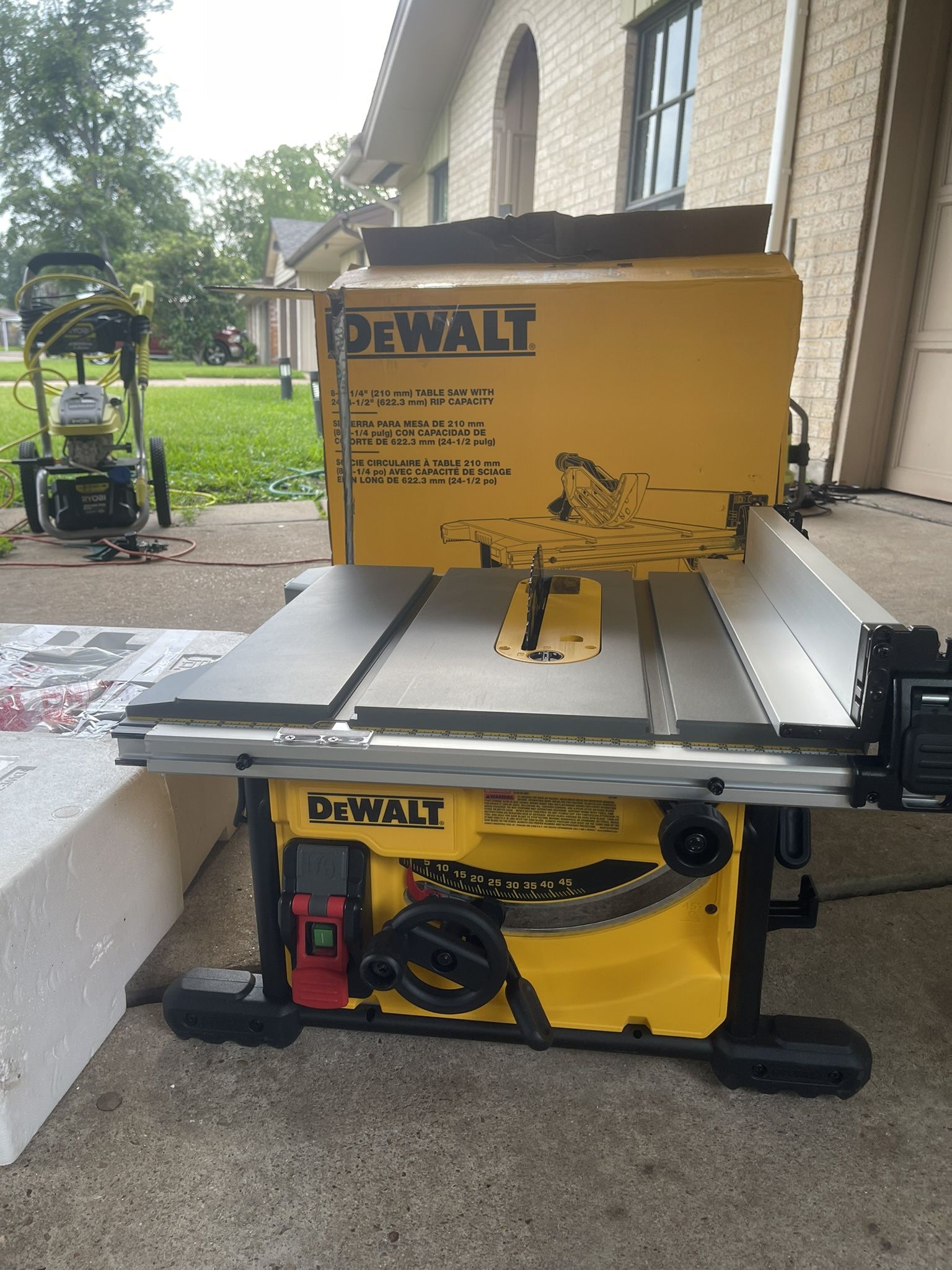 DEWALT Table Saw for Josites, 8-1/4 Inch, 15 Amp (DWE7485)