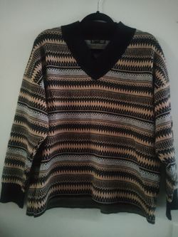 Patterned V-Neck Knit Sweater