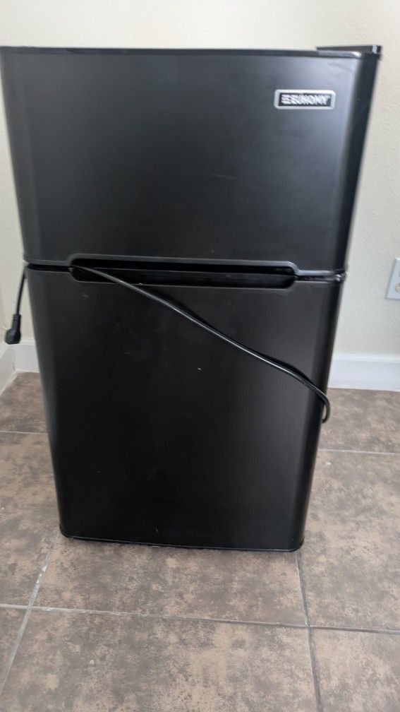 Refrigerator 