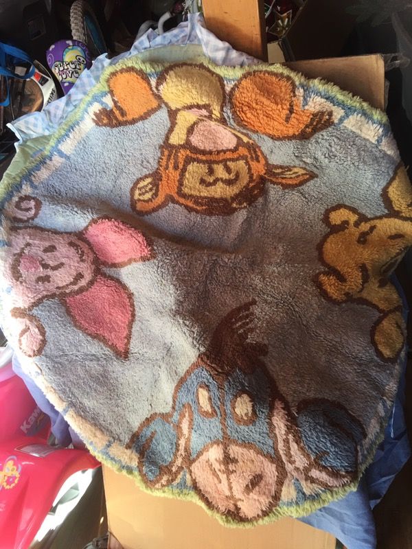 Winni the poo blanket, rug and extras