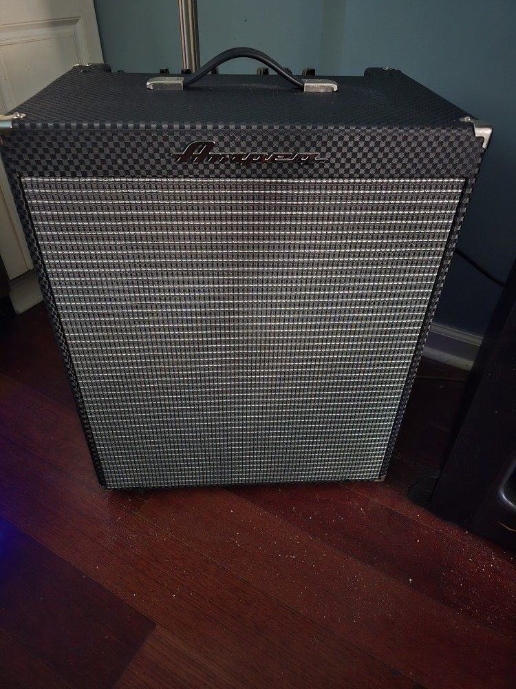 Ampeg RB210 500 watt Bass Guitar Amp