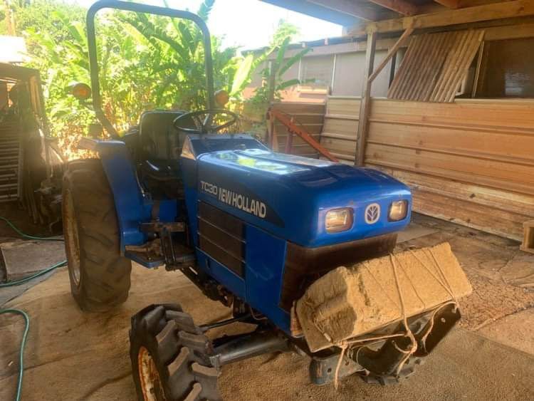 2002 New Holland TC30 Tractor