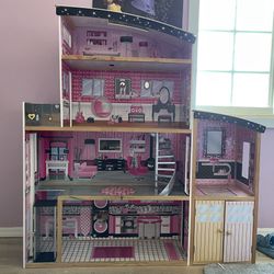 Kid Kraft doll house 