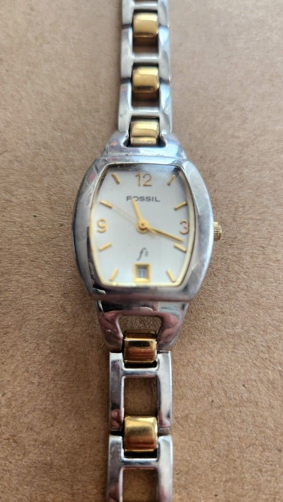 Fossil F2 Ladies Watch Two Tone Barrell Date Dial Womens ES  display picture 2