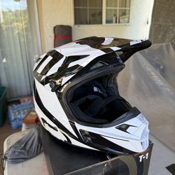 FOX V1 Motocross Helmet