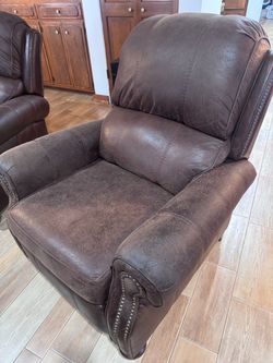 2 Leather recliners