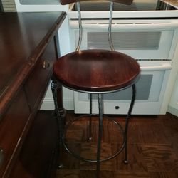 Bar Height Stools that Swivel
