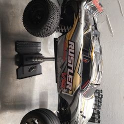Traxxas Rustler 
