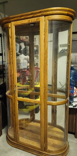 Curio cabinet