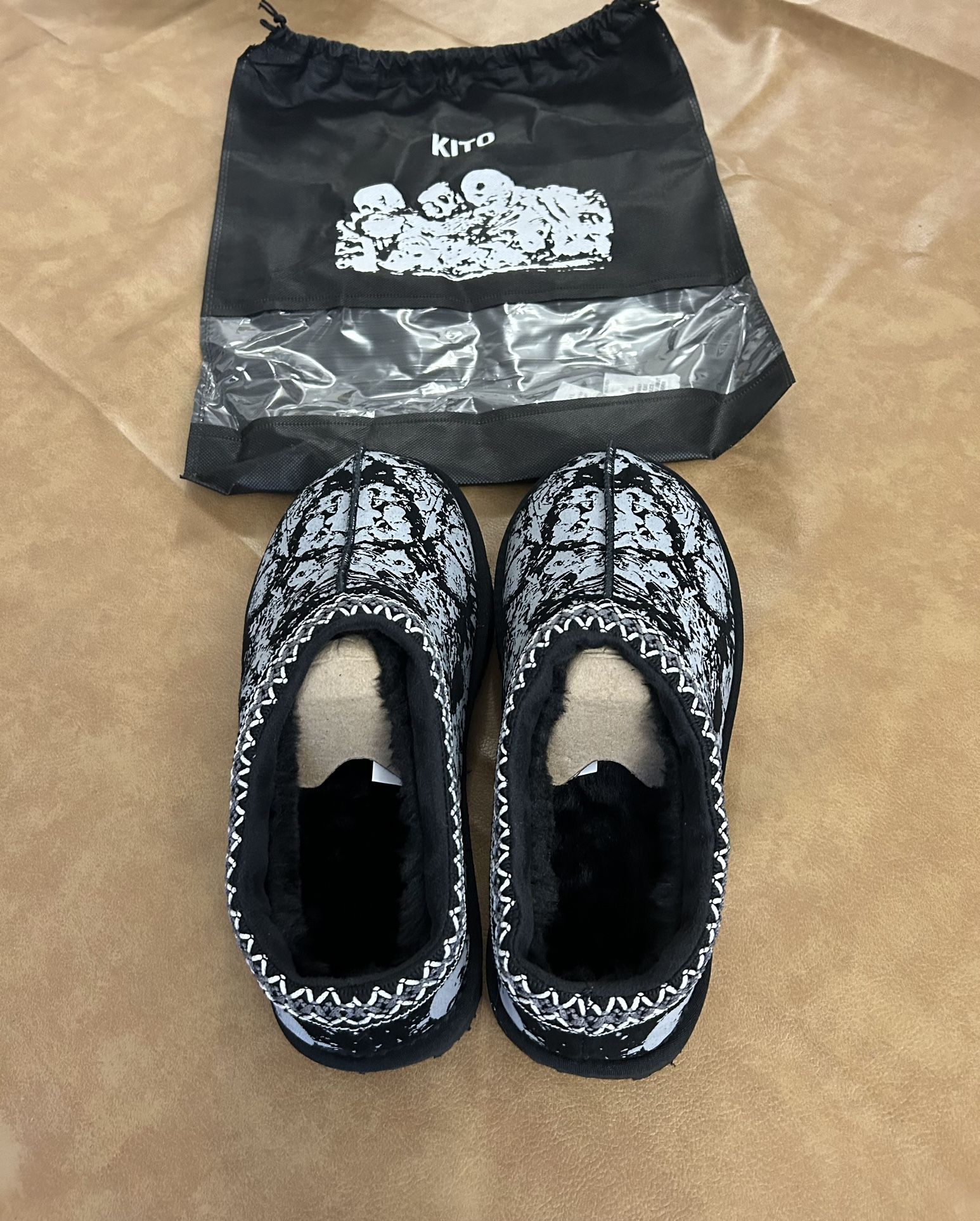 Kito Wares Sherpa Slipper “Catacombs” Kito Wares Sherpa Catacombs Slippers! for Sale in San Tan  main image 2