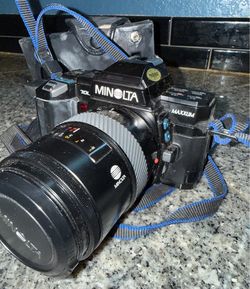 Minolta Maxxum 7000 35mm Film Camera