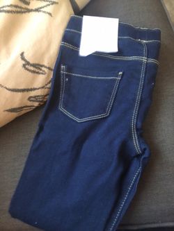 Girls size 5, new jeggings
