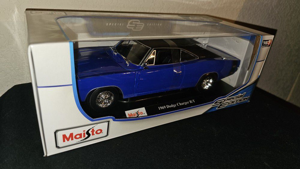 Maisto 1/18 1969 Dodge Charger R/T Blue