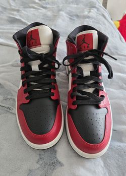 Nike Air Jordan 1 Mid Chicago Black Toe Men's 8.5
