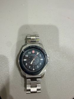 Victorinox Swiss Army Men’s Watch – Stainless Steel – Swiss Made