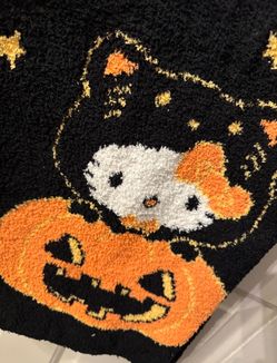Brand New Halloween Hello Kitty 50in X 70in Super Soft Throw Blanket , click photos to enlarge
