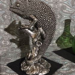 Chameleon Statue Decor 