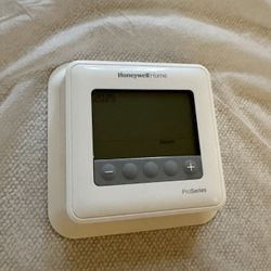 Honeywell Home T4 Pro Thermostat (Model TH4110U2005)
