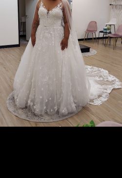 New Wedding Dress Size 18 $ 900