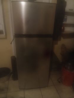 Stainless Steel Top-Freezer Refrigerator