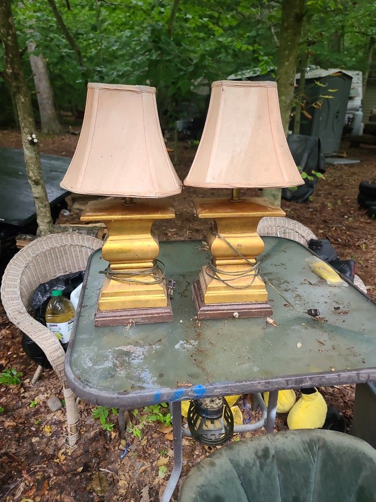 Vintage brass table lamp $30