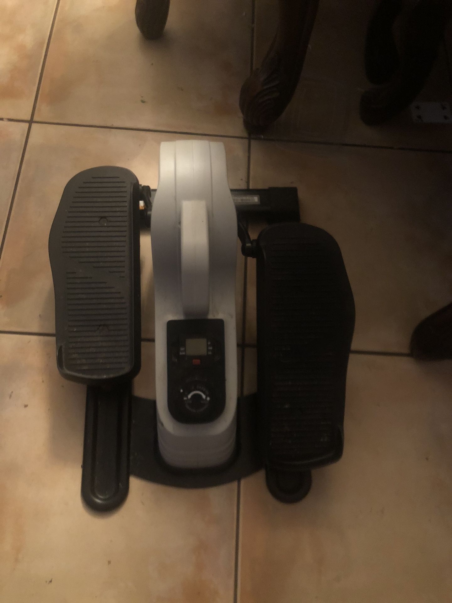 under desk elliptical leg exerciser