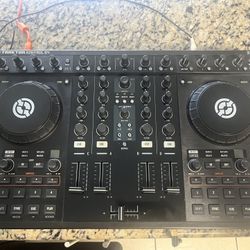 Traktor Kontrol S4 MK1