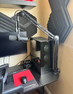 Mic boom arm