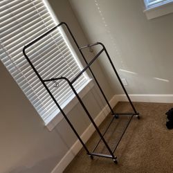 Garment Rack For Coats and Shirts 
