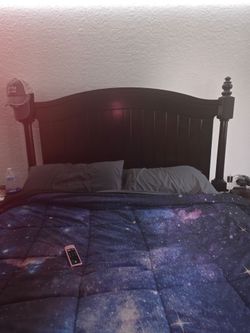 Queen bed and 6 drawer dresser