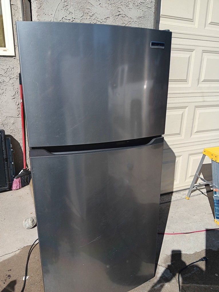 $$$$ REFRIGERATOR FRIGIDAIRE $$$$$