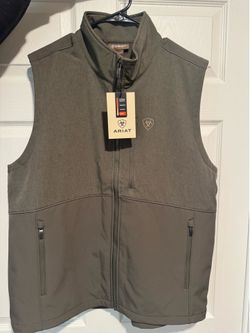 Authentic green Ariat Men’s Softshell Vest | Brand New With Tags | Water Resistant | Large