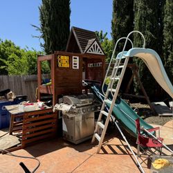 $150  PLAY STRUCTURE YOU BREAKDOWN AND HAUL