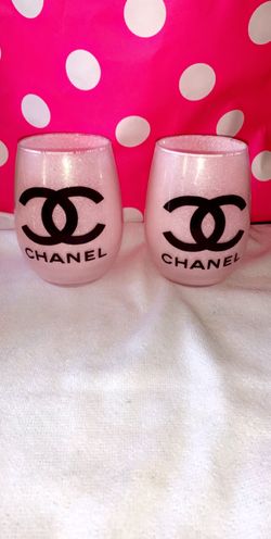 Lil brush holders or even pen holders There so cute and make great customize gifts:) Shipping available:)