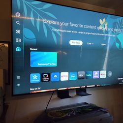 Almost Brand New 2024 65" Class Crystal UHD CU8000 With Wall Mount And Samsung Soundbar