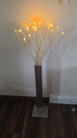 Decorative floor lamp